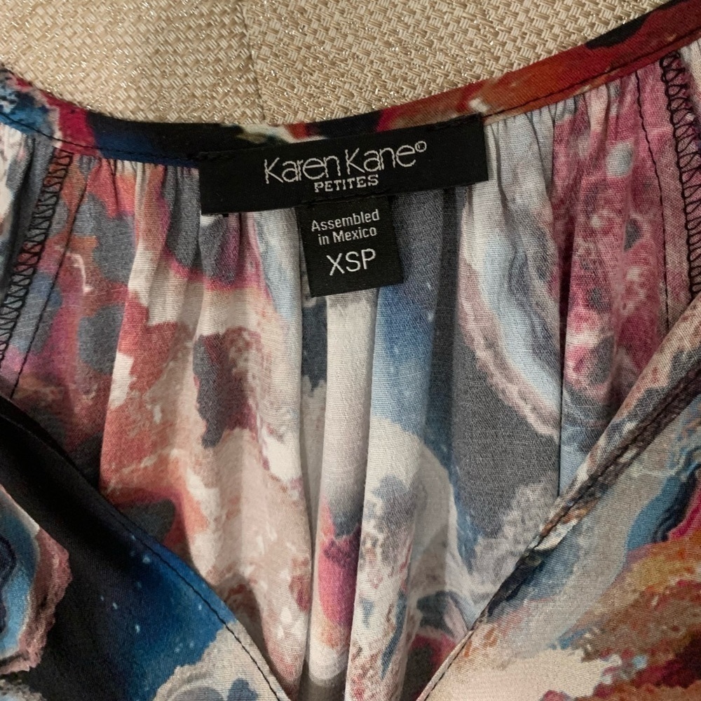 🌷KAREN Kane🌷 Watercolor Print Pullover Blouse Size XSP NEW w/o tags - Picture 4 of 7